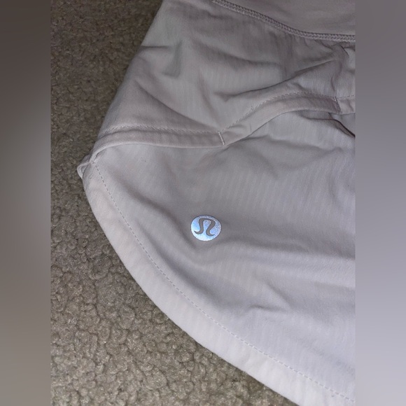 Lululemon Speed Up 2.5 Shorts - Picture 5 of 5